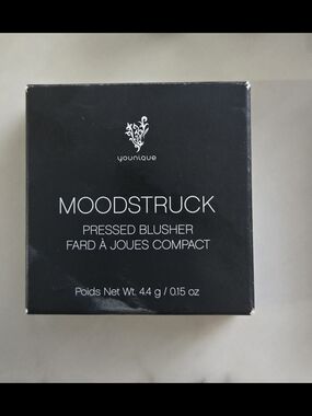 Younique Blush Compact - Color "Sweet"